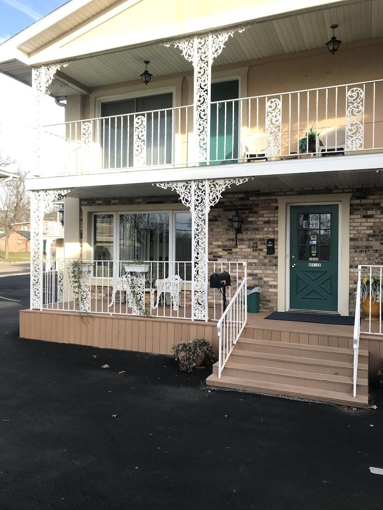 River Road Motel photo 26