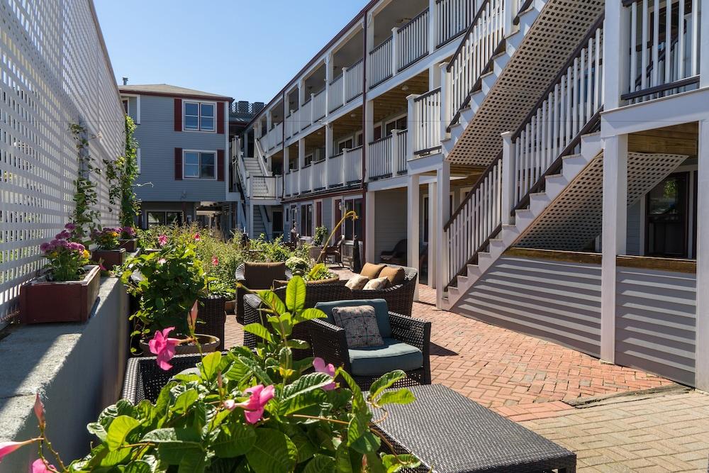 MV Surfside Hotel photo 97