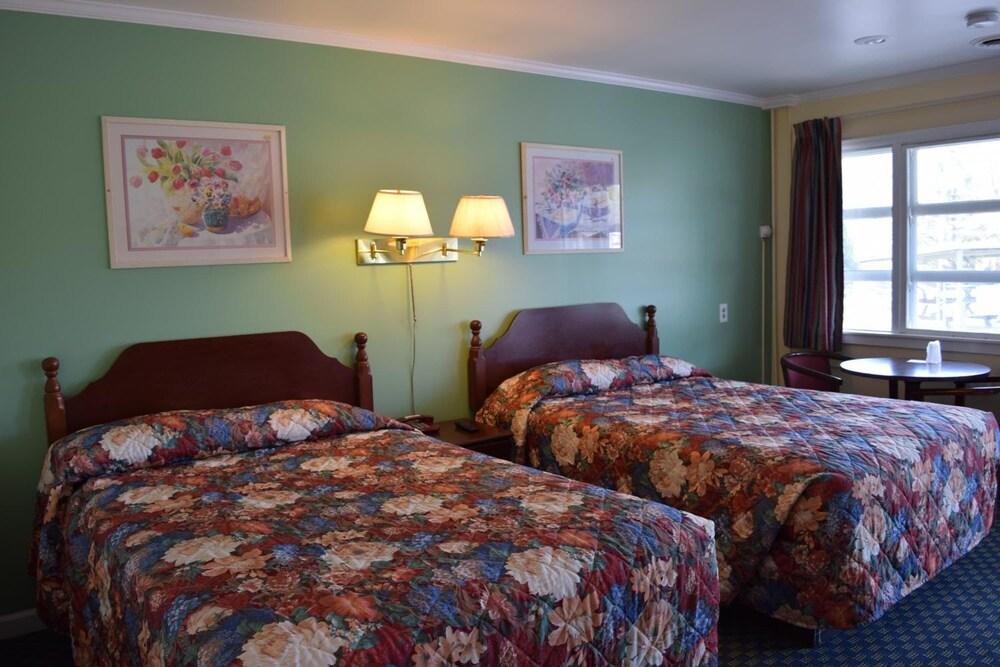 Top Hill Motel photo 7