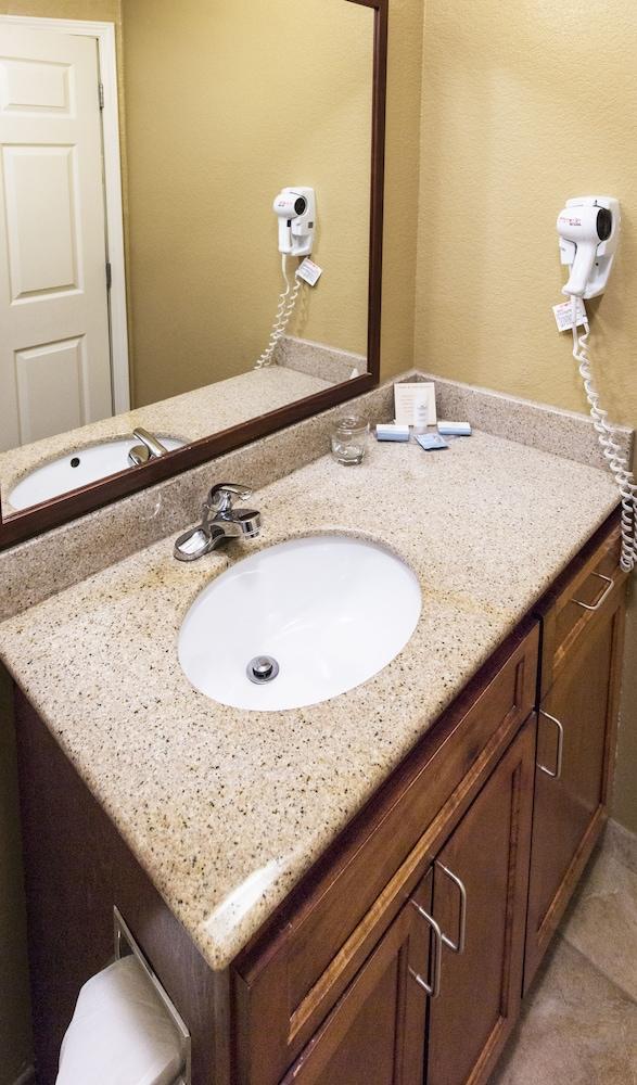 Candlewood Suites Macon by IHG photo 32