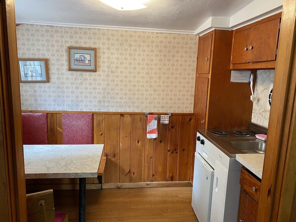 Amber Lantern Lake George Motel and Cottage Rentals photo 26