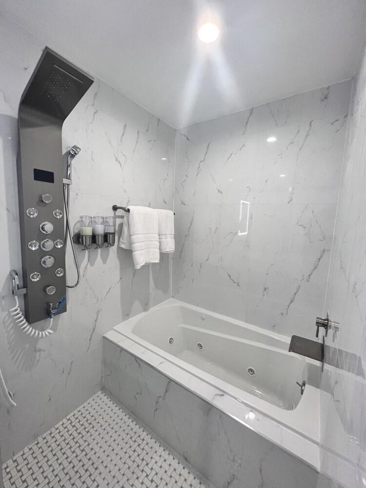 Omeo Suites photo 19