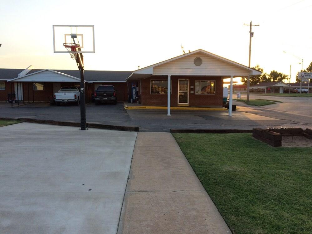 Holiday Motel photo 22