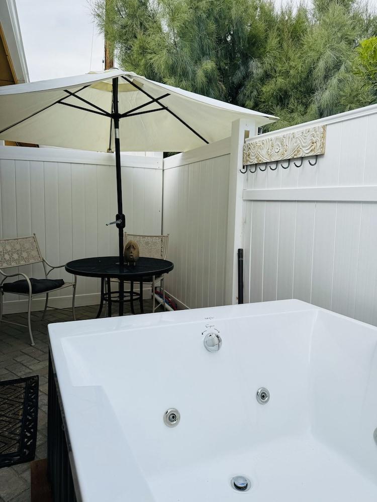 Mi Kasa Hot Springs 420, Adults only, Clothing Optional photo 3