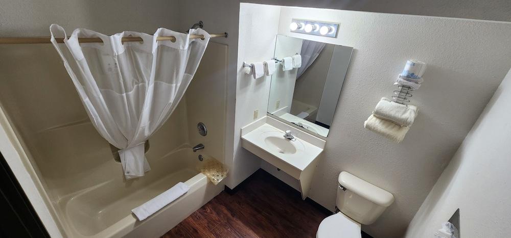Plymouth Suites Hotel photo 12