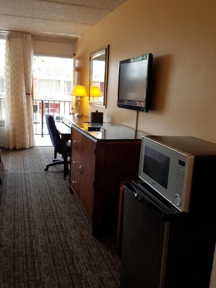 Sun Inn & Suites photo 3