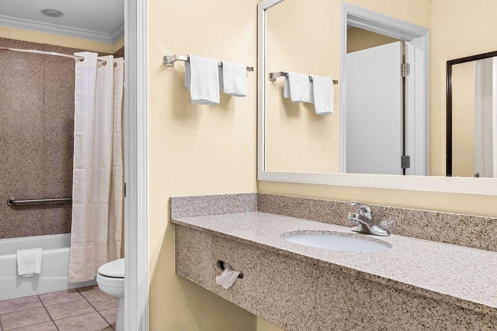 Best Western Forest Inn photo 27
