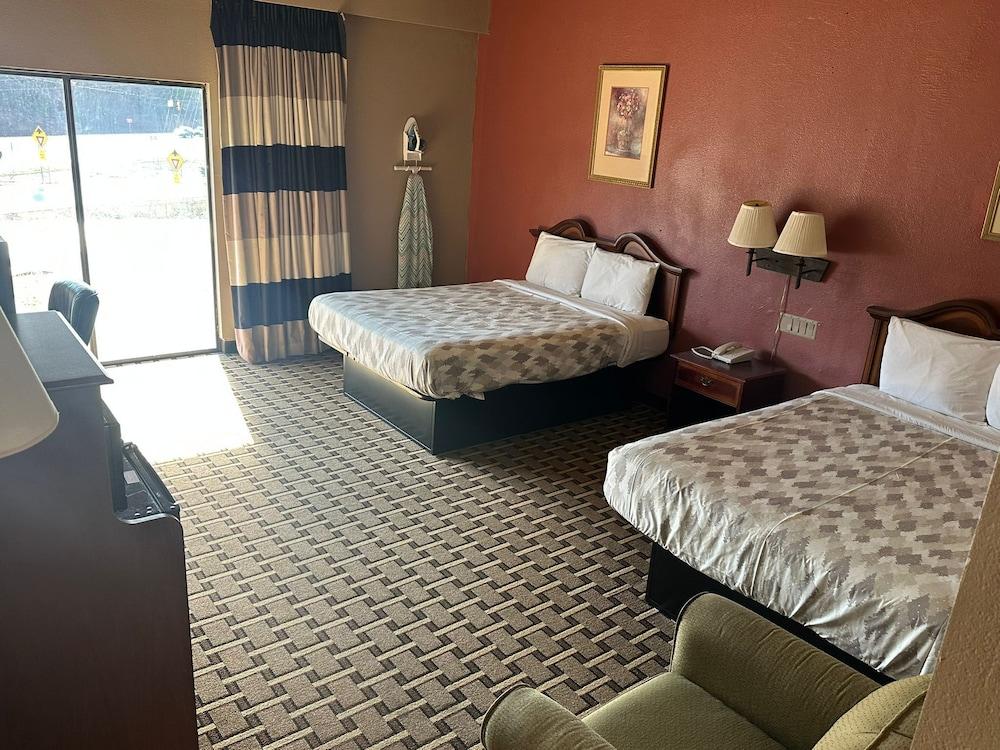 Americas Best Value Inn Franklin photo 3