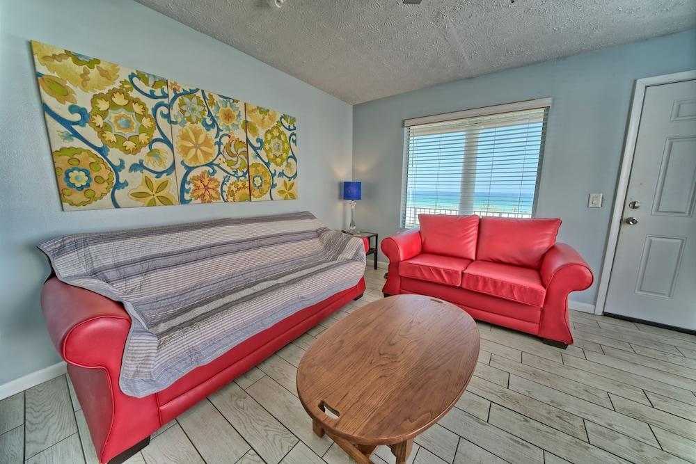 Pineapple Villas on Laguna Beach photo 40