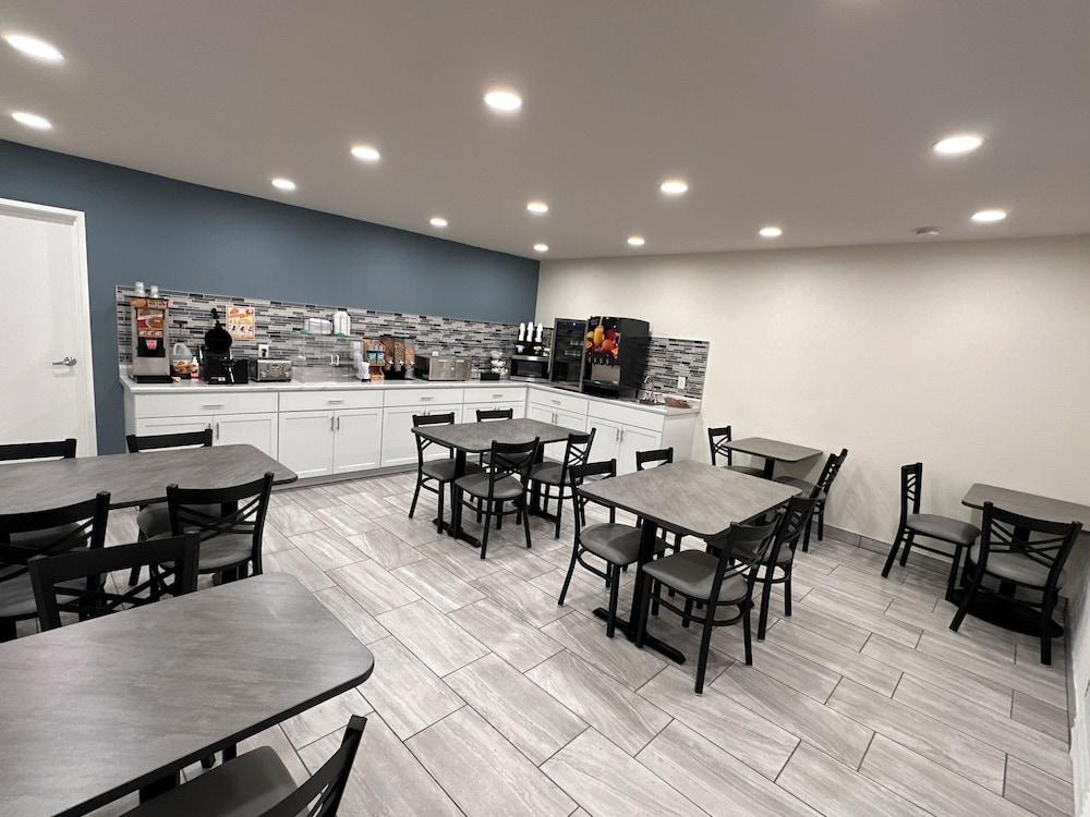 Super 8 by Wyndham Grand Island South photo 17