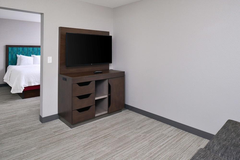 Hampton Inn LaPorte IN photo 9