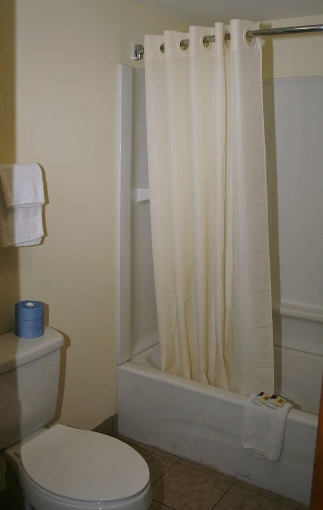 Relax Inn Motel photo 22