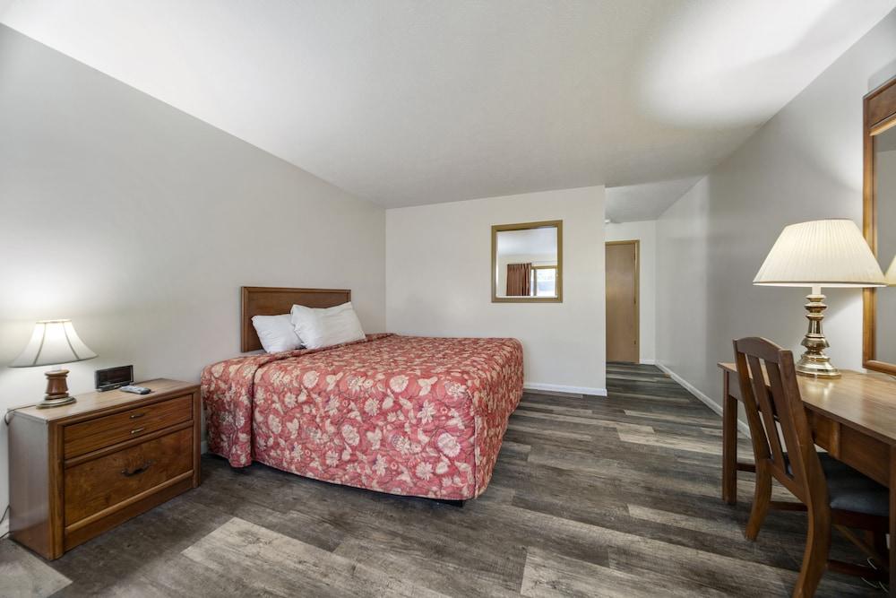 Executive Inn Cass City photo 26