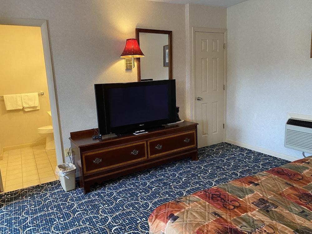 Economy Lodge photo 13