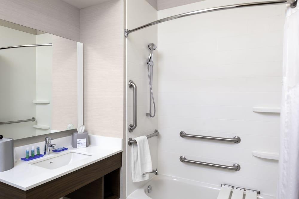Holiday Inn Express & Suites Interstate 90 by IHG photo 5