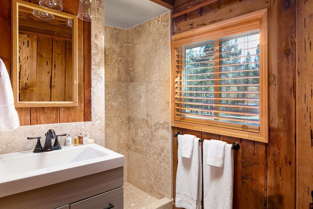 Chalet View Lodge photo 40