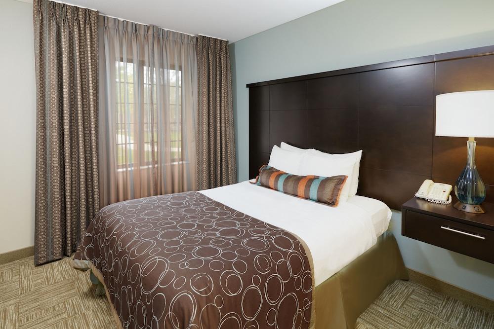Staybridge Suites Chicago - Glenview by IHG photo 4
