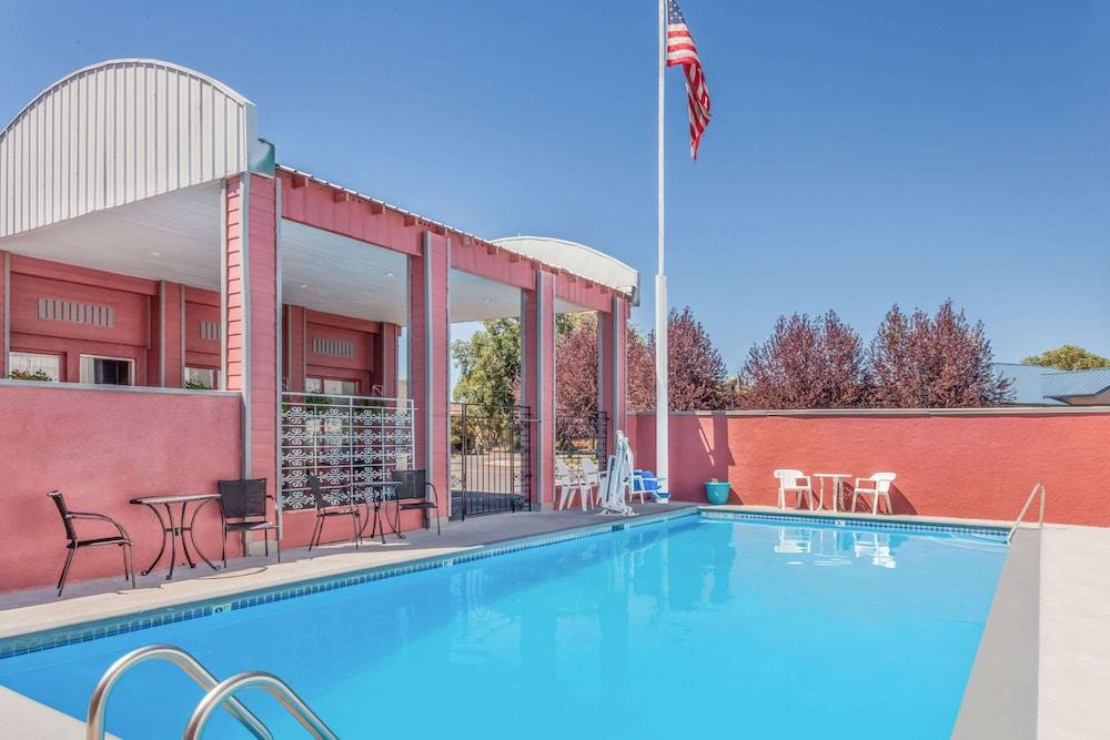 Days Inn by Wyndham Burns photo 13
