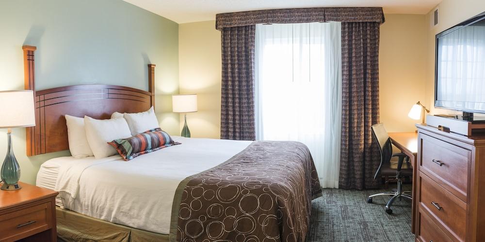 Staybridge Suites Fargo by IHG photo 3