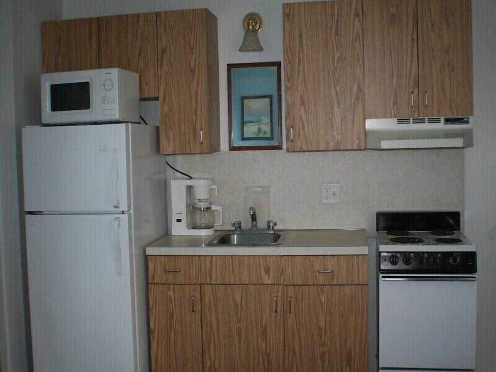 Montauk Oceanside Suites photo 37