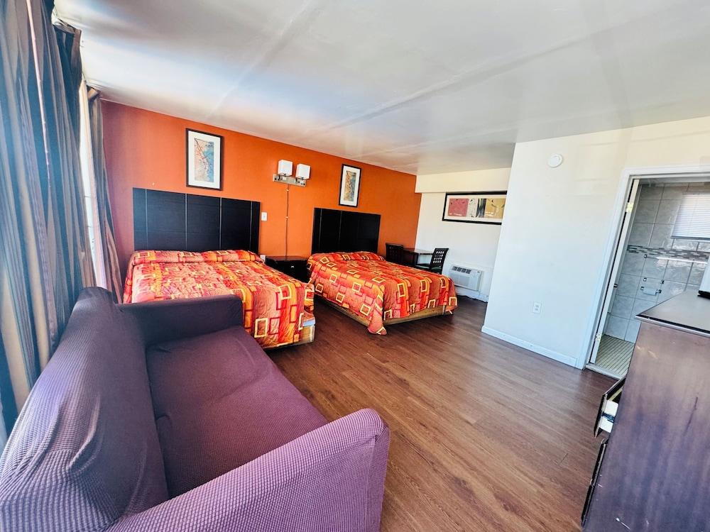 Skyview Manor Motel photo 66