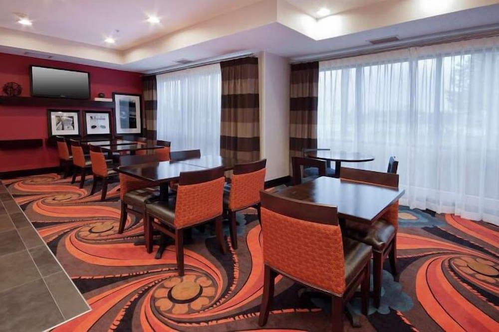 Countryside Inn and Suites photo 12