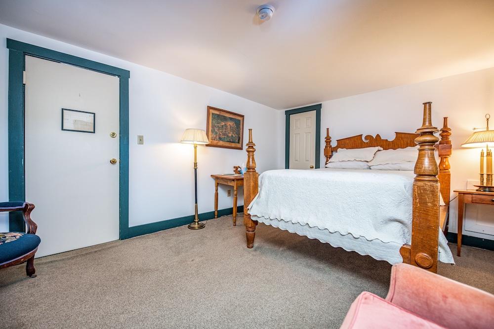Wayside Inn photo 35