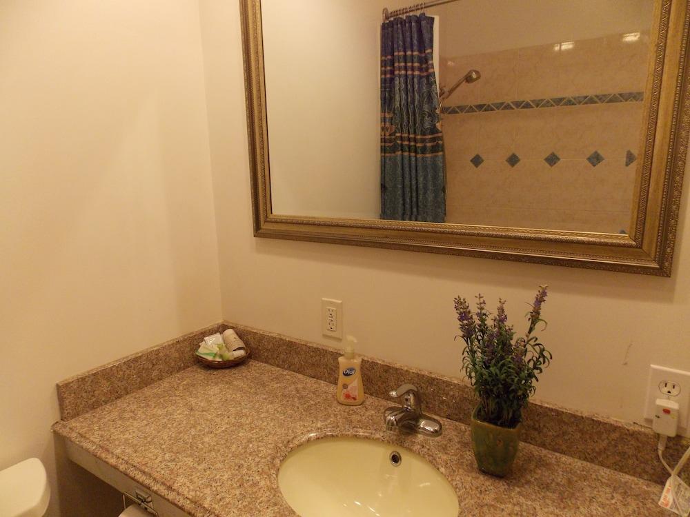 Abbey Archway Inn photo 31