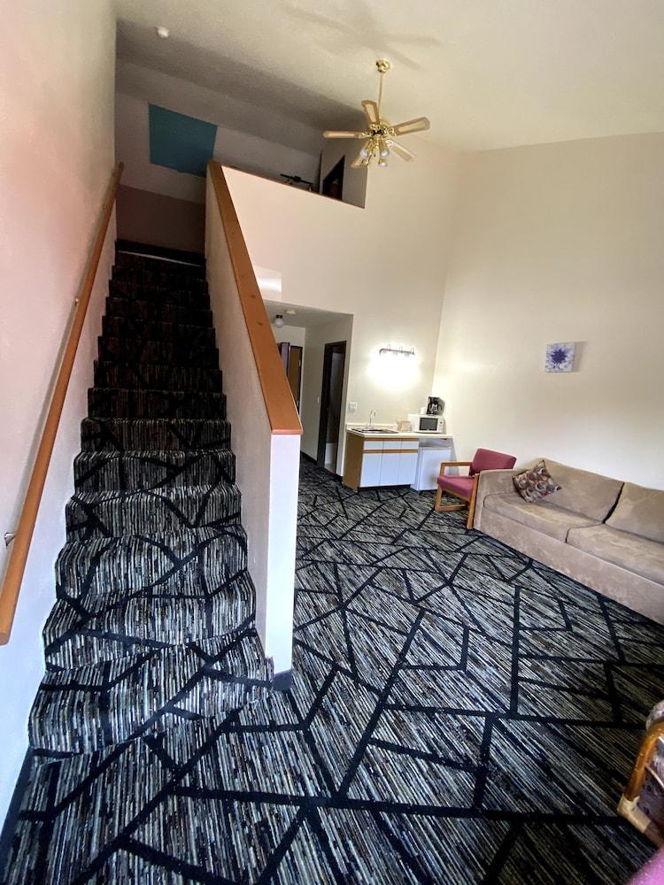Woodlands Inn & Suites photo 29