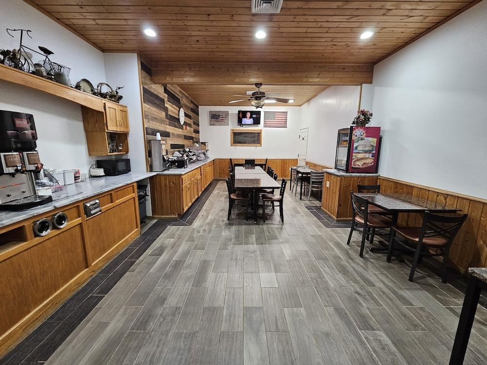 Baymont by Wyndham Baldwin photo 25