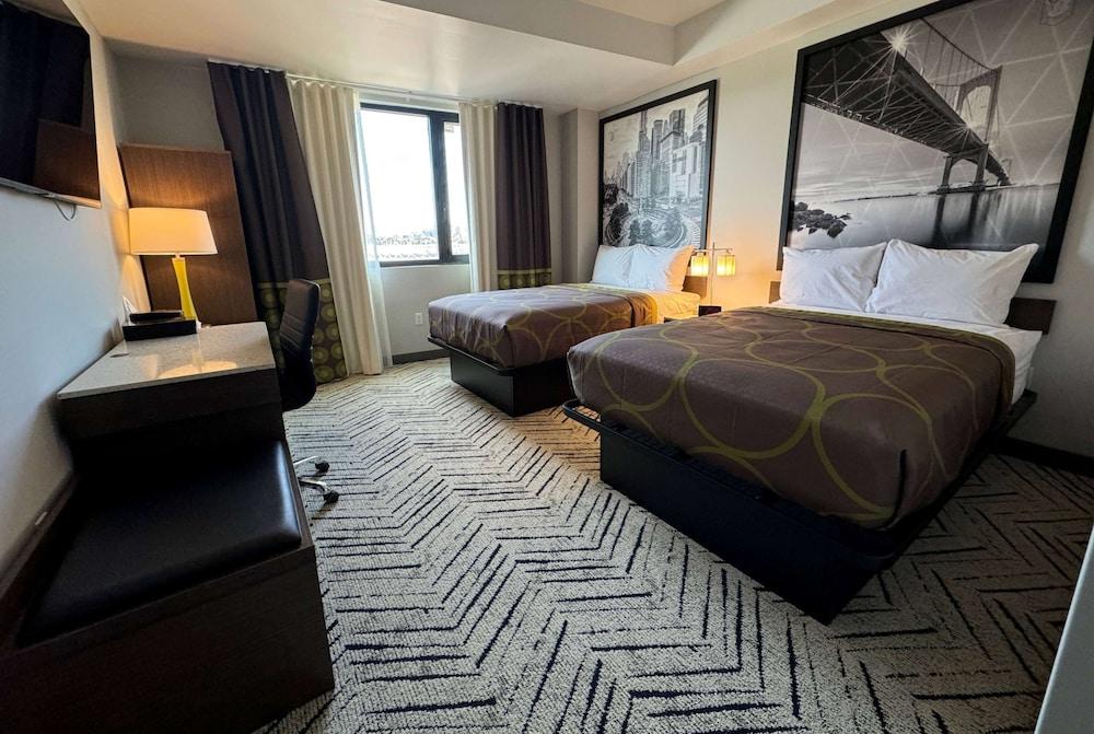 Super 8 By Wyndham Bronx Near Stadium photo 2