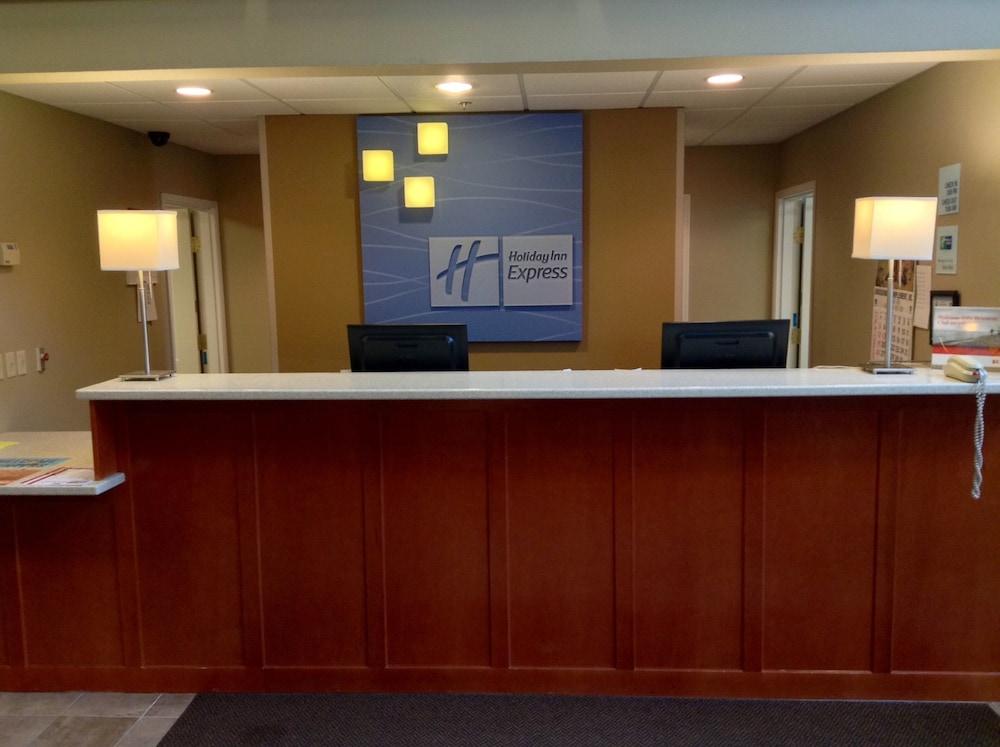 Holiday Inn Express & Suites Winner by IHG photo 43