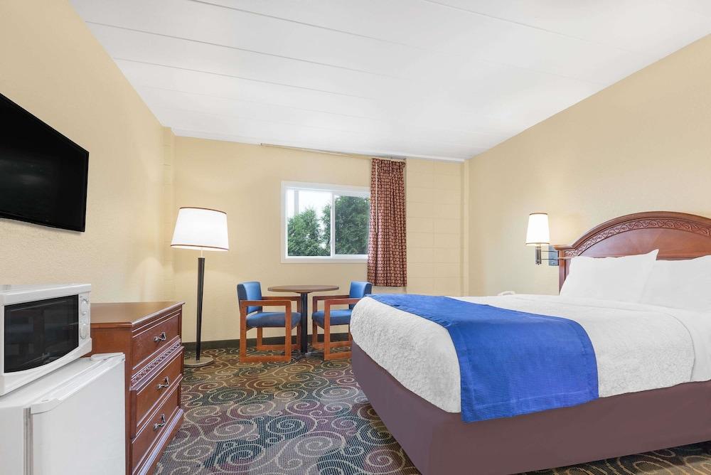 Travelodge by Wyndham Lima OH photo 15
