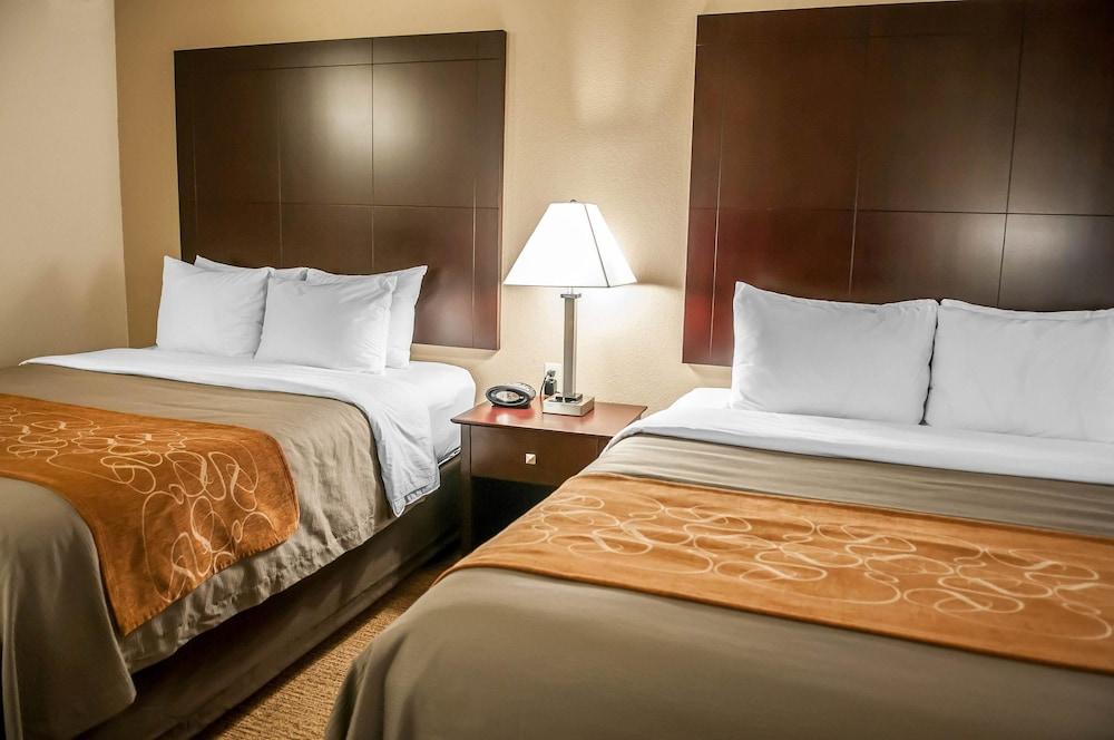 Comfort Suites Albuquerque/North Journal Center photo 12
