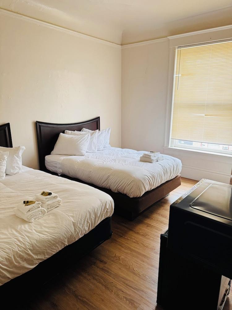 Riviera hotel photo 7
