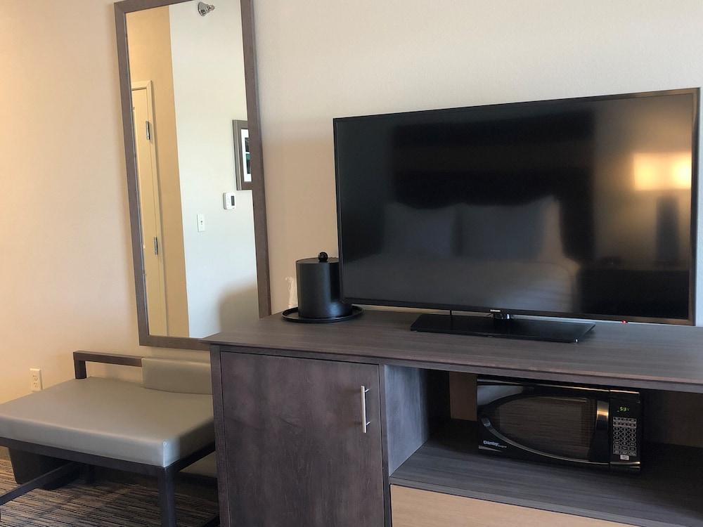 GrandStay Hotel & Suites Rock Valley photo 17