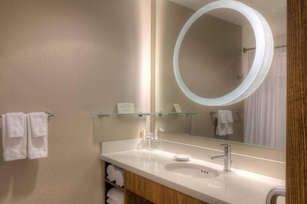 SpringHill Suites Anchorage University Lake photo 11