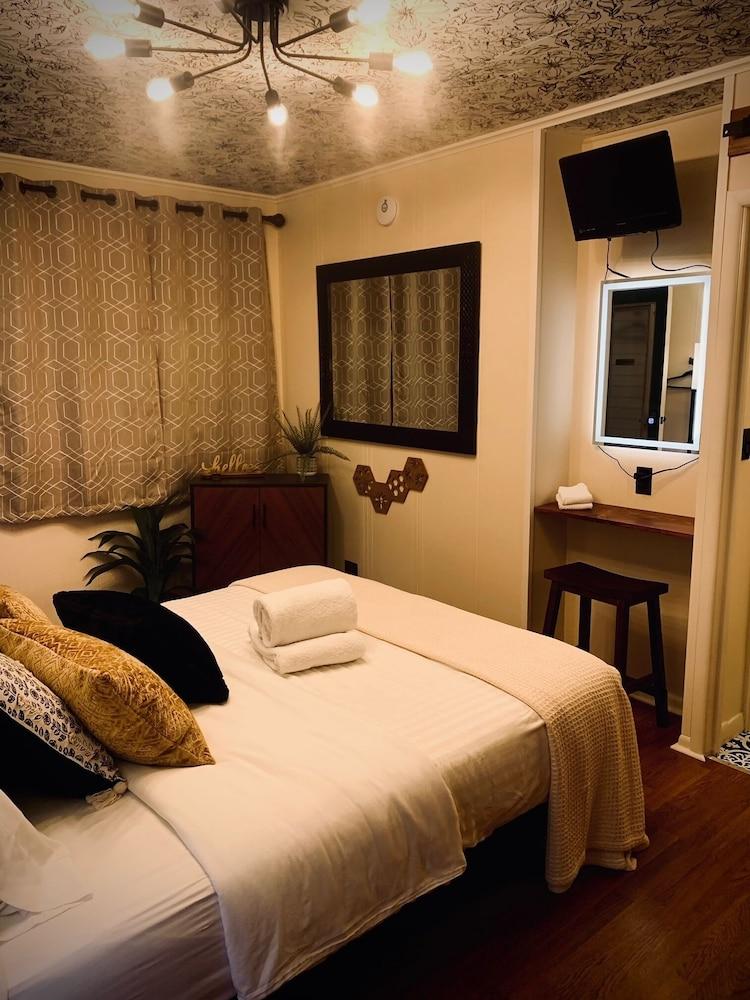 Wooden Boat Inn photo 89