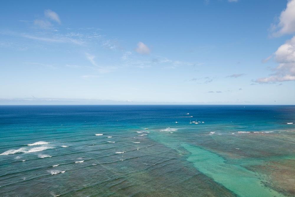 Sheraton Waikiki Beach Resort photo 26
