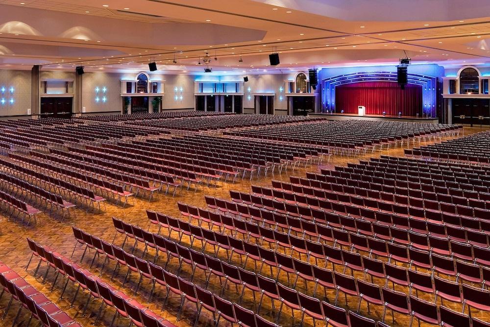 Sheraton Greensboro at Four Seasons photo 35