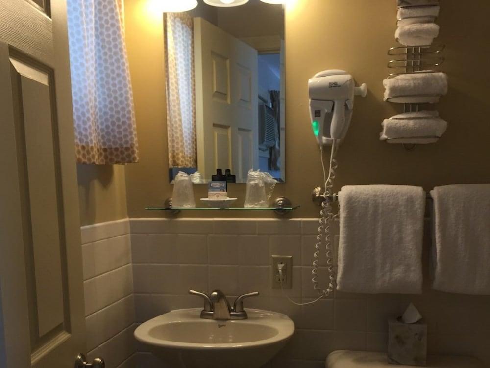 The Towne Motel photo 54