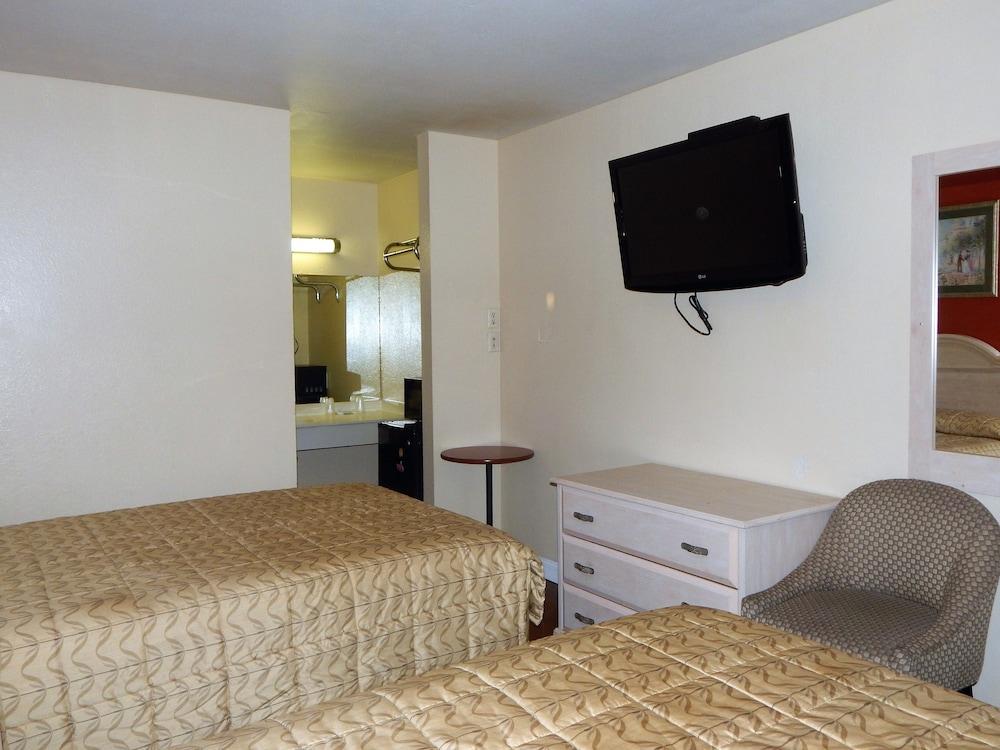 Bayview Motel photo 23