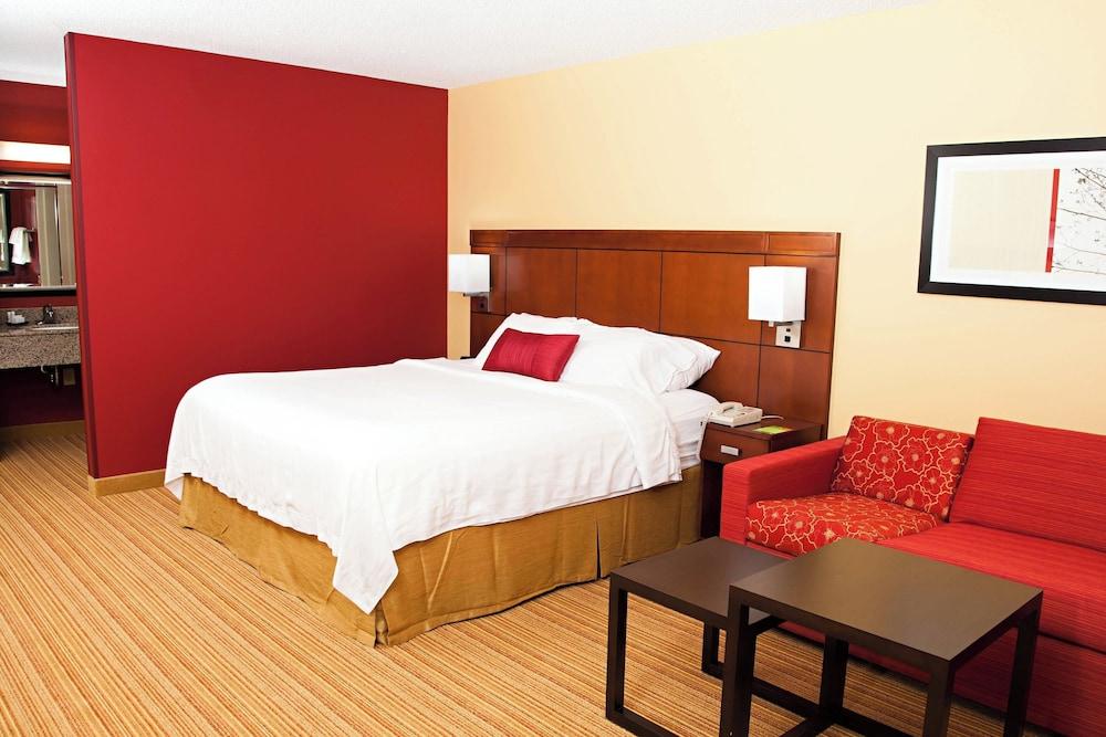 Courtyard by Marriott La Crosse photo 40