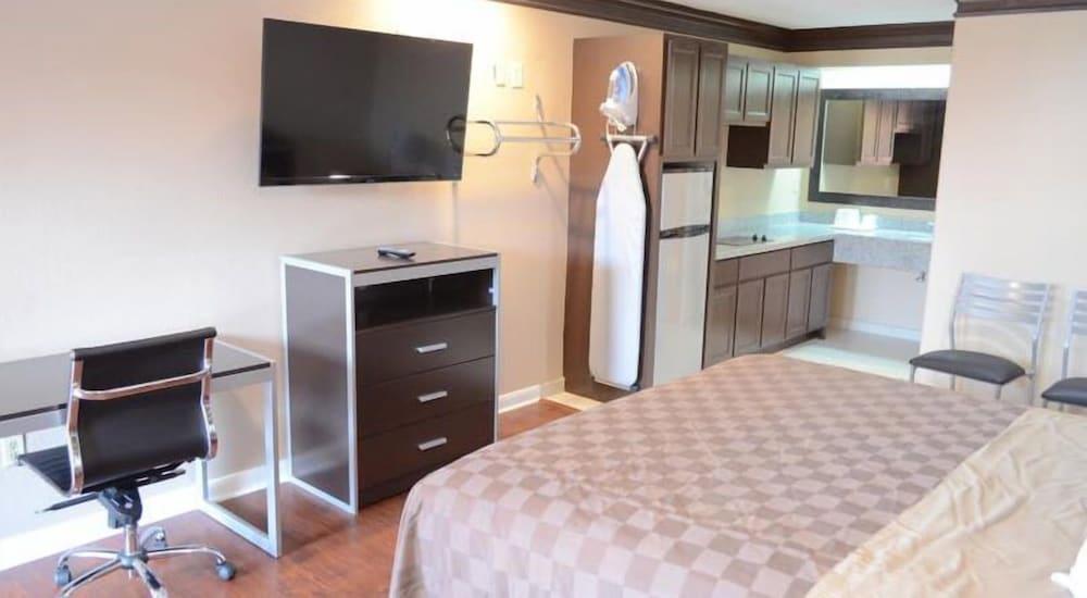 Regency Inn photo 33