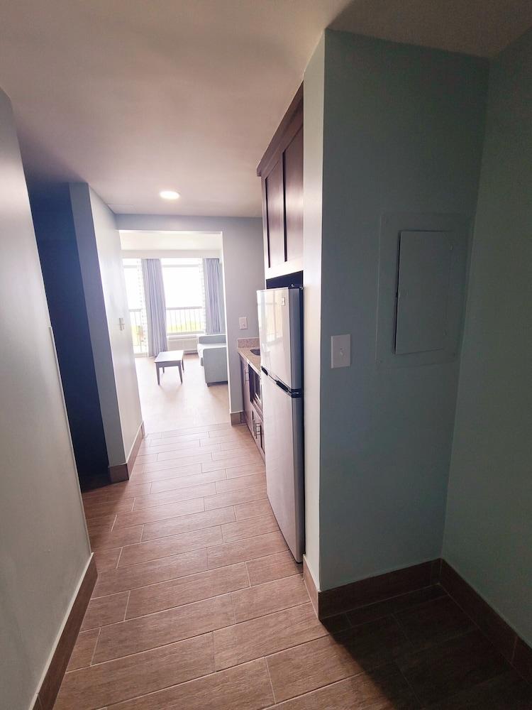 Ocean Reef Suites photo 4