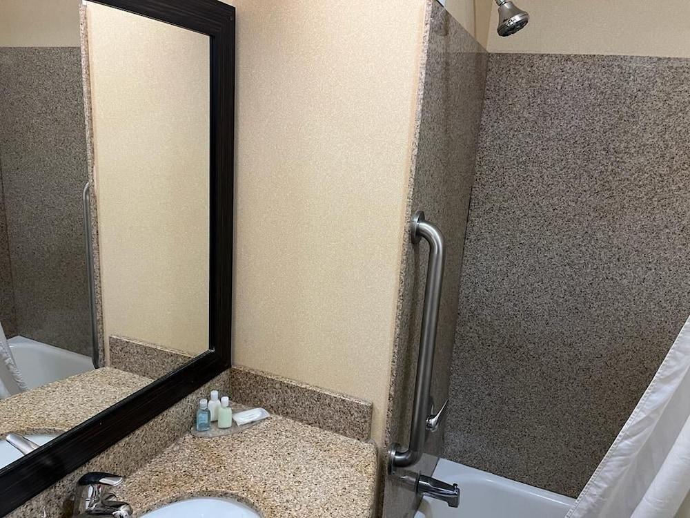 Chocolate Express Hotel & Suites Hershey photo 18