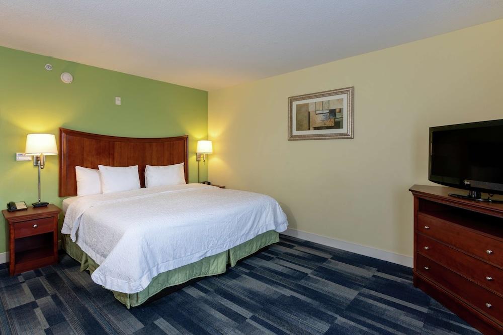 Hampton Inn & Suites Ft. Pierce photo 21