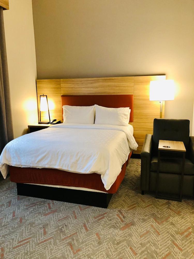 Candlewood Suites Mount Pleasant by IHG photo 7
