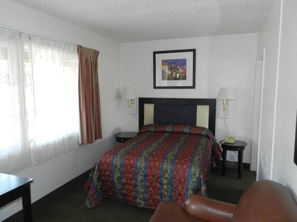 Starlite Motel photo 10