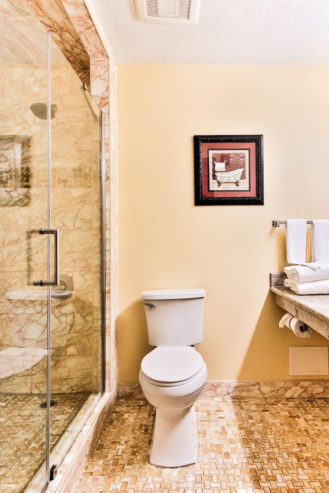 The View Inn & Suites photo 21